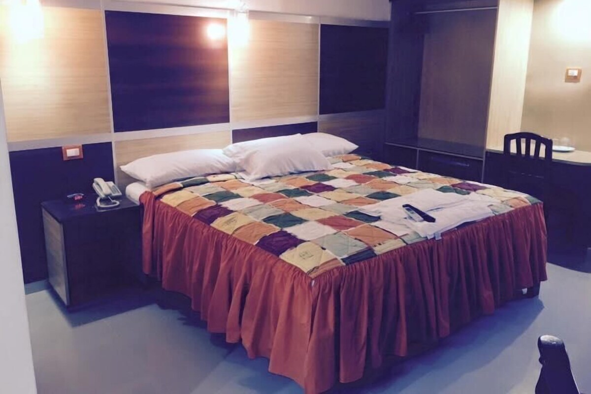 Double Room | In-room safe, desk, free WiFi