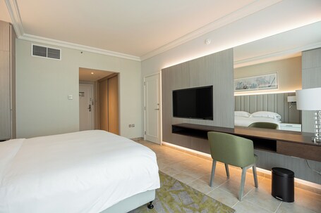 Beach Rotana All Suites - Image 38
