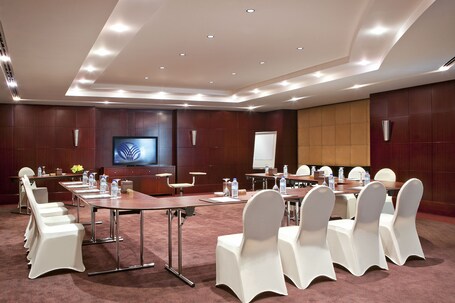 Beach Rotana All Suites - Image 37