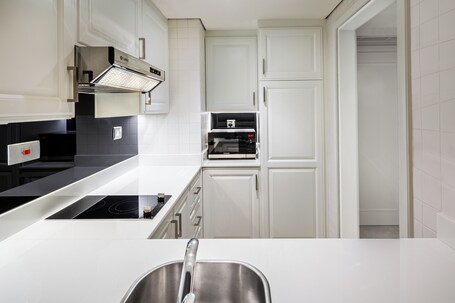 Beach Rotana All Suites - Image 9