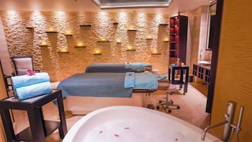 Salas de tratamiento para parejas, sauna y baño de vapor
