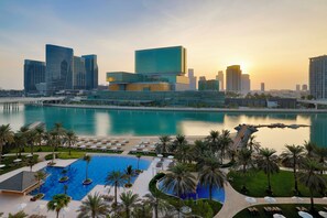 Private beach, beach umbrellas, beach towels, beach bar