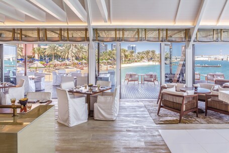Beach Rotana All Suites - Image 22
