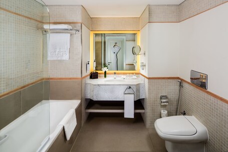 Beach Rotana All Suites - Image 36