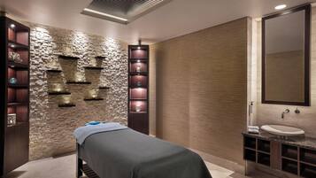 Couples treatment room(s), sauna, steam room