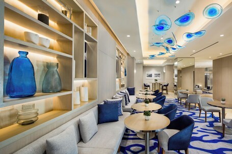Beach Rotana All Suites - Image 8