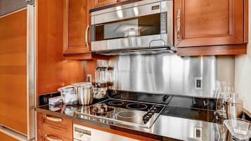 Luxury Condo, 1 Bedroom, Balcony, Mountain View | Private kitchen | Full-size fridge, microwave, stovetop, dishwasher