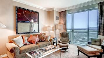 Luxury Condo, 1 Bedroom, Balcony, Mountain View | 1 bedroom, premium bedding, in-room safe, desk