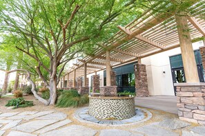 Exterior detail - The Berkley Las Vegas (Las Vegas)