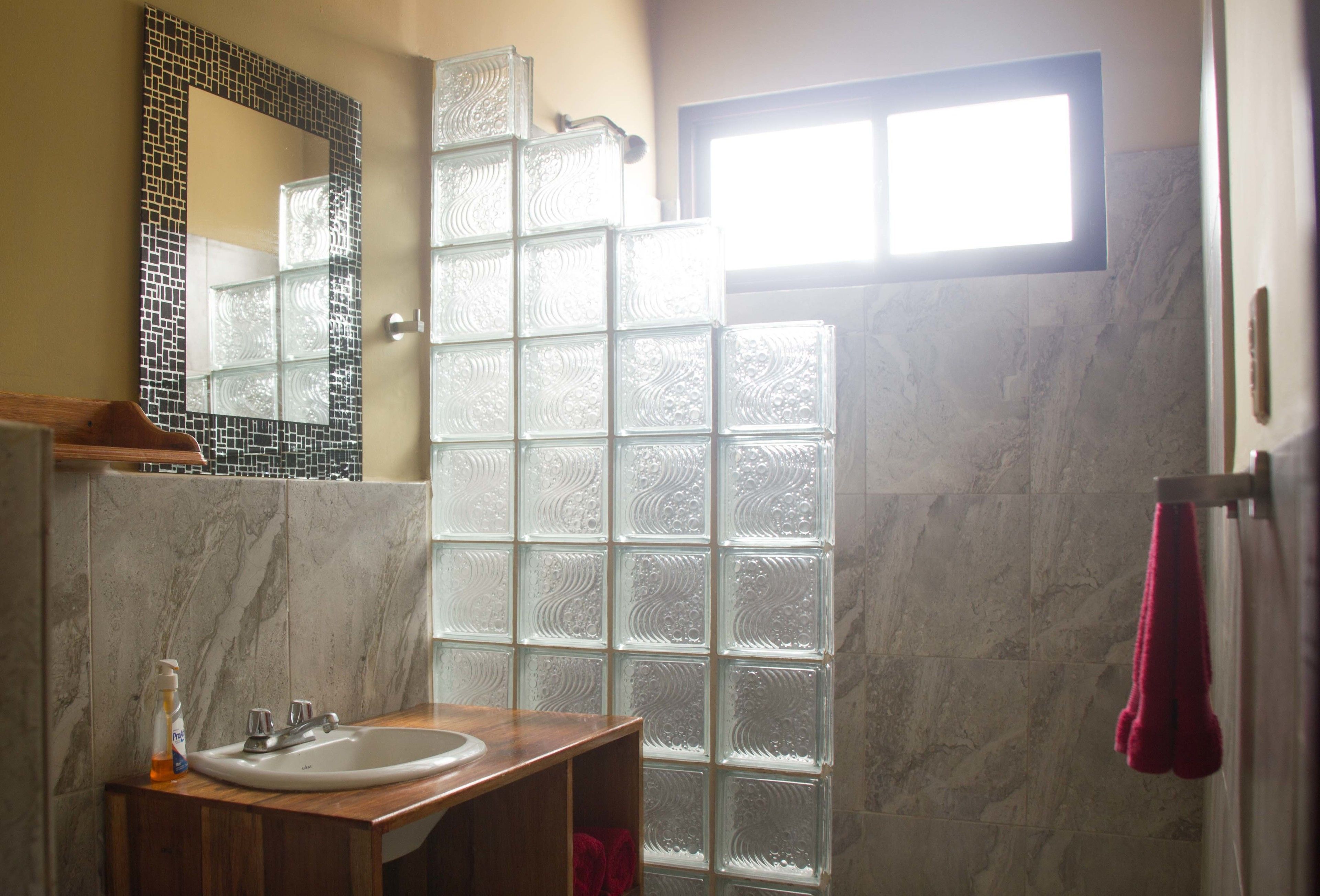 shower, free toiletries, towels, soap