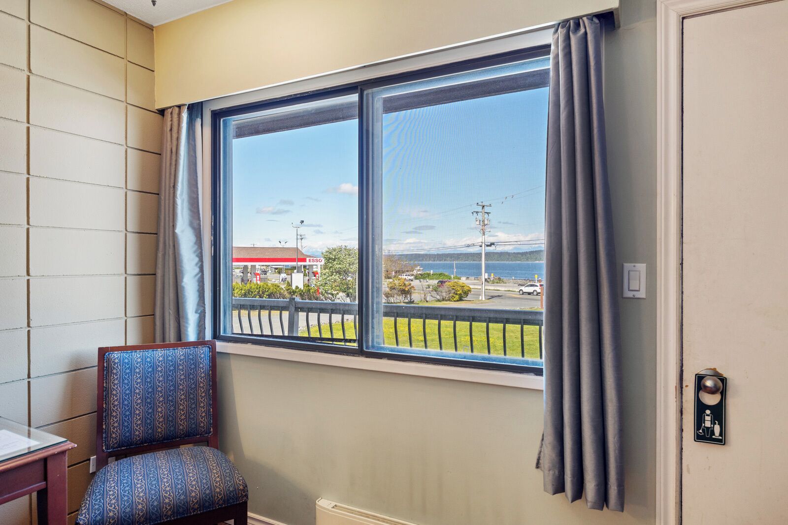 書桌、遮光布/窗簾、免費無線上網、床單