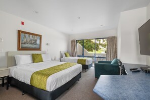 Estudi | Cortines opaques i habitacions insonoritzades 