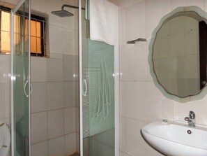 Classic Room, 1 Katil Kelamin (Double) | Bilik Mandi | Tuala disediakan