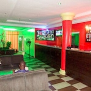 Bar (on property) - Ghatview Hotel (Lagos)