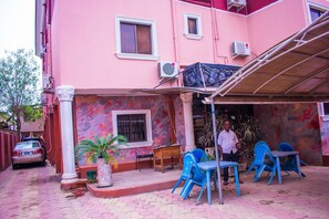 Bar (on property) - Maria Suites (Lagos)