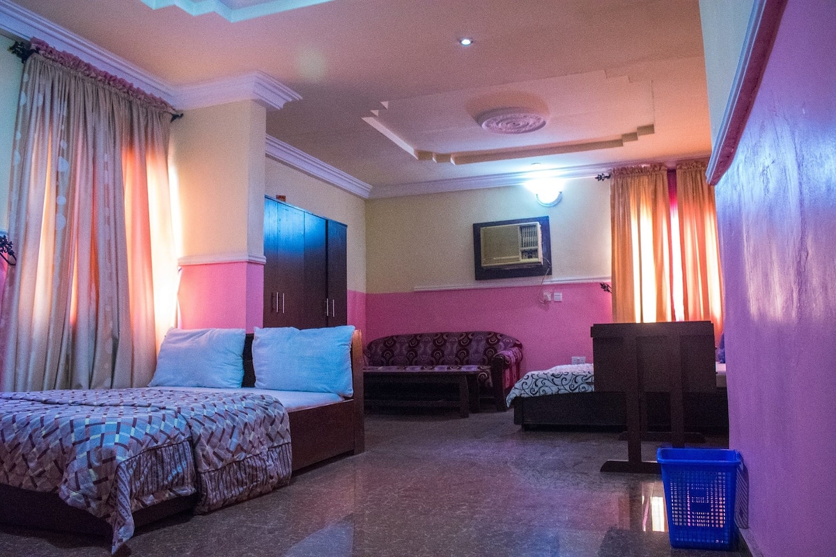 Family Suite | Meja, ruang kerja komputer riba, Wi-fi, cadar katil