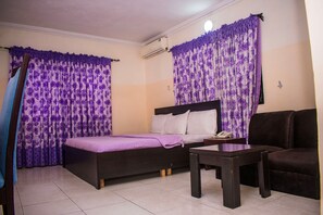 2 slaapkamers, een bureau, wifi, beddengoed