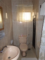 Ducha, cabezal de ducha tipo lluvia, artículos de tocador gratuitos