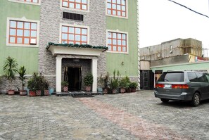 Entrée de l’hébergement