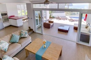 Lobby sitting area - Casa Bay View - San Juan Del Sur (San Juan del Sur)