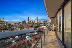 Luxury Penthouse, 2 Bedrooms, 2 Bathrooms, City View | Balcony - Premier stays (Southbank)