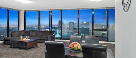 Luxury Penthouse, 2 Bedrooms, 2 Bathrooms, City View | Living area