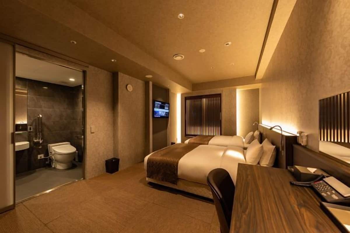 In-room safe, blackout curtains, soundproofing, iron/ironing board
