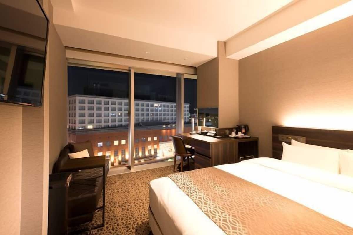 In-room safe, blackout curtains, soundproofing, iron/ironing board