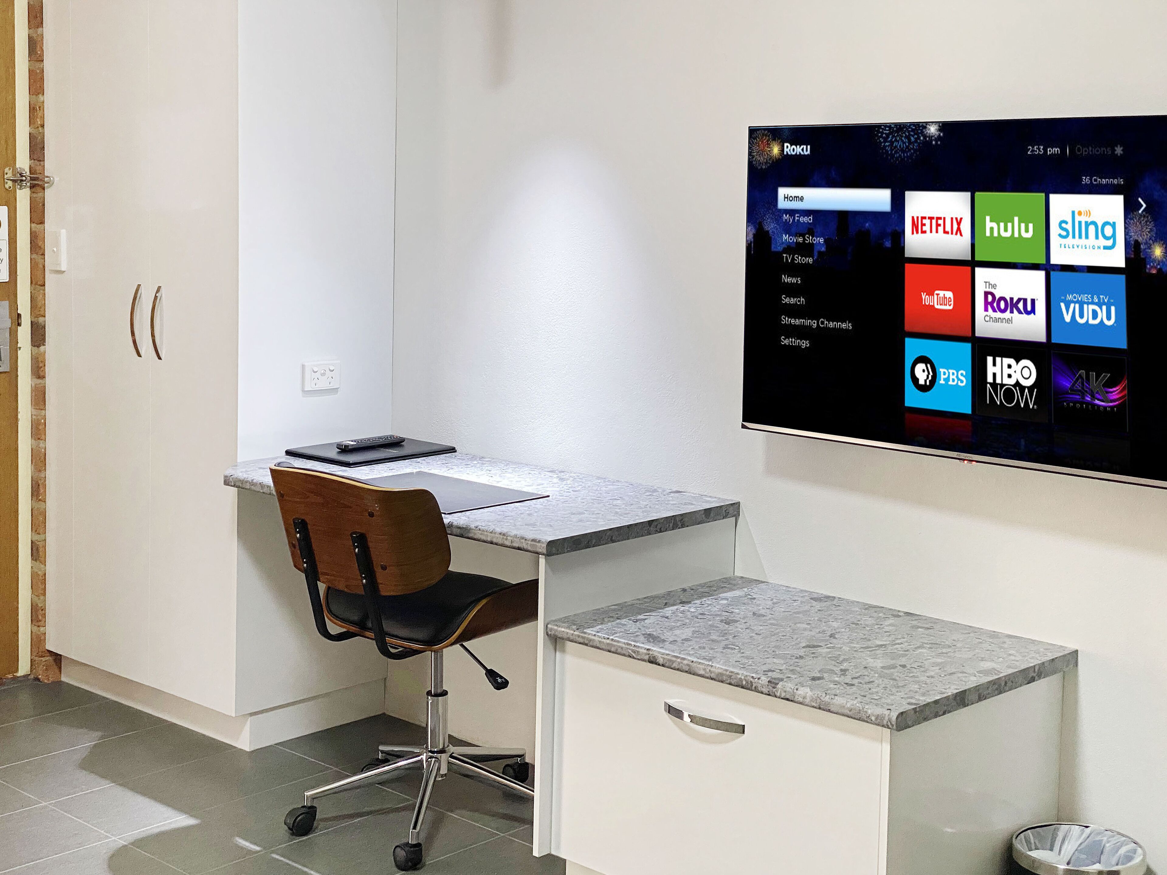 Superior Room, 1 King Bed | Living area | 50-inch flat-screen TV with digital channels, TV, Netflix