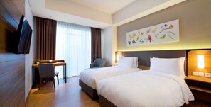ห้องดีลักซ์ทวิน | มินิบาร์, ตู้นิรภัยในห้องพัก, โต๊ะทำงาน, ผ้าม่านกันแสง