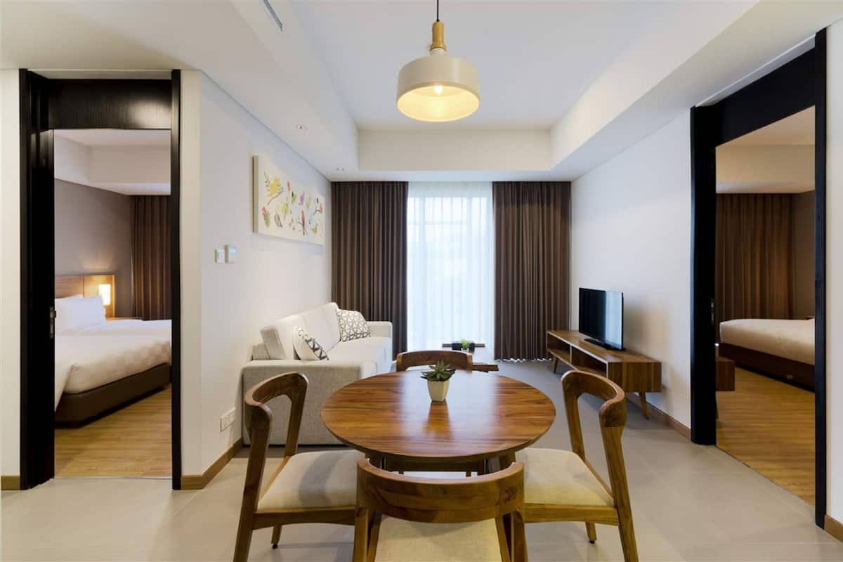 Premiere Flat 2 Bedrooms | Living area | 42-inch LED TV with satellite channels, TV