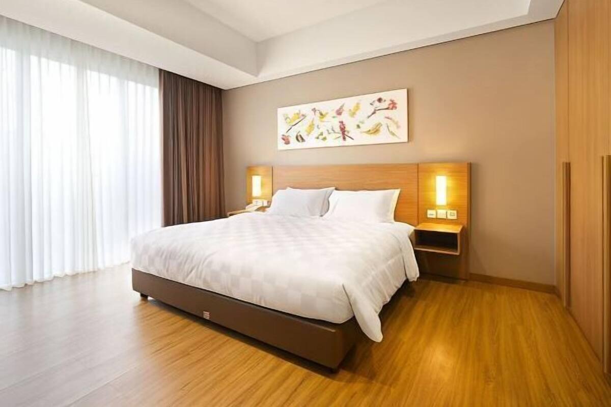 Minibar, in-room safe, desk, blackout drapes