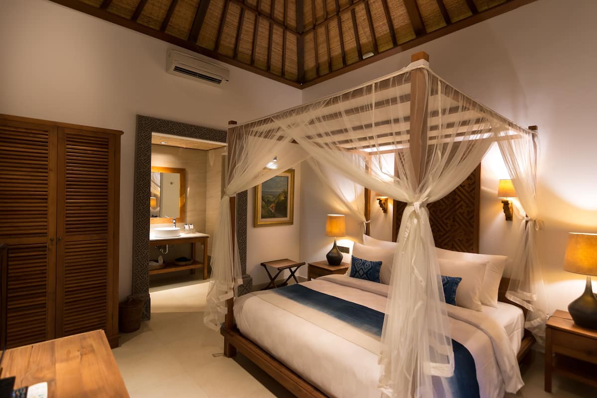 Junior Suite | 1 bedroom, minibar, in-room safe, desk
