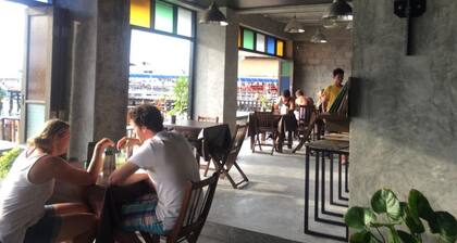Bro&Sis Place