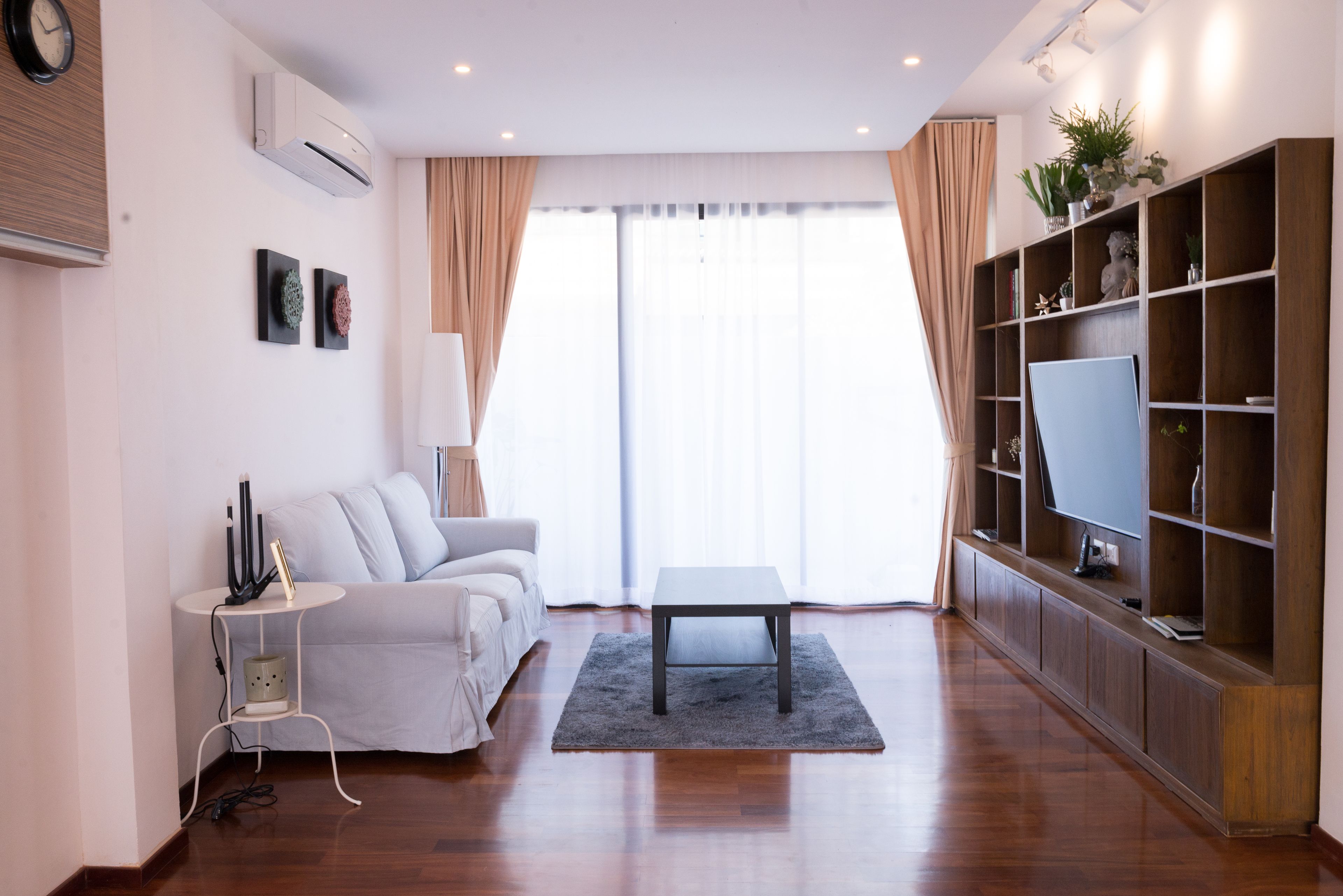 Deluxe Villa, 4 Bedrooms | Living room | Flat-screen TV