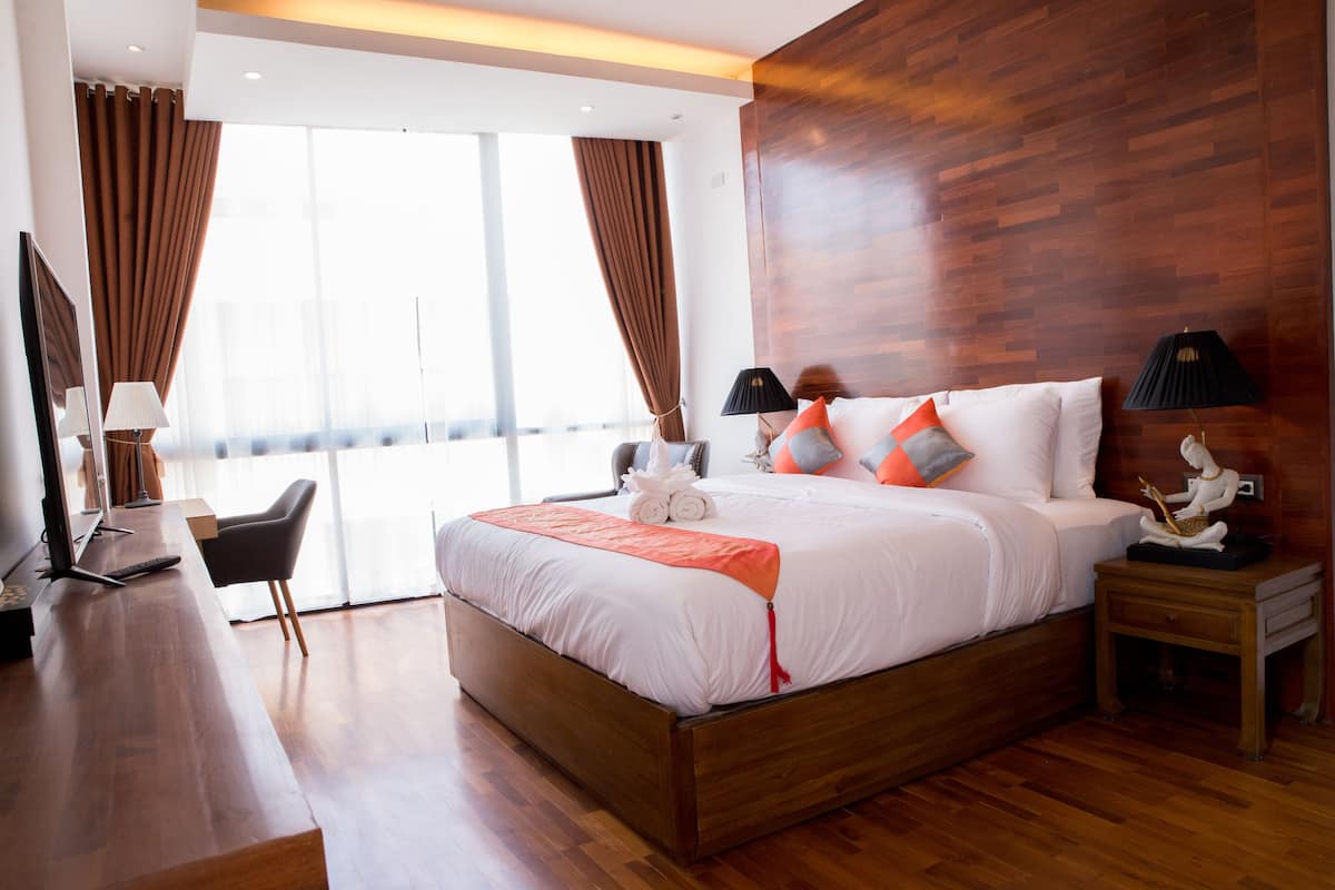 4 bedrooms, minibar, in-room safe, individually decorated