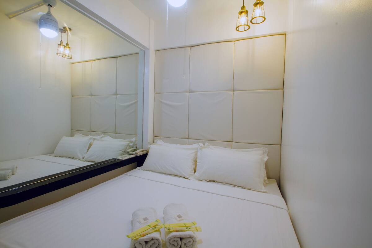 Special Deluxe Room | In-room safe, desk, WiFi (free), bed sheets
