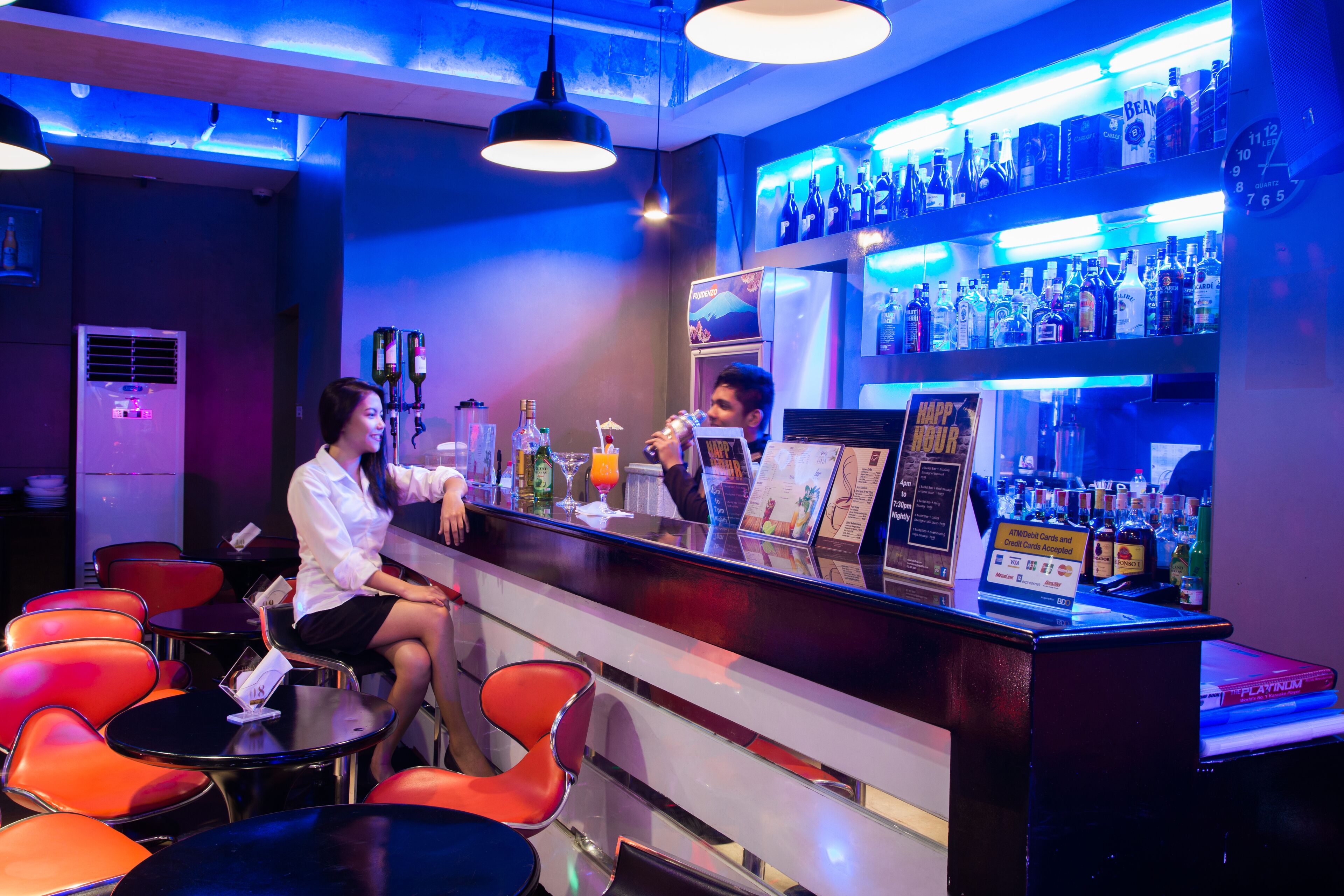 酒吧（店内）