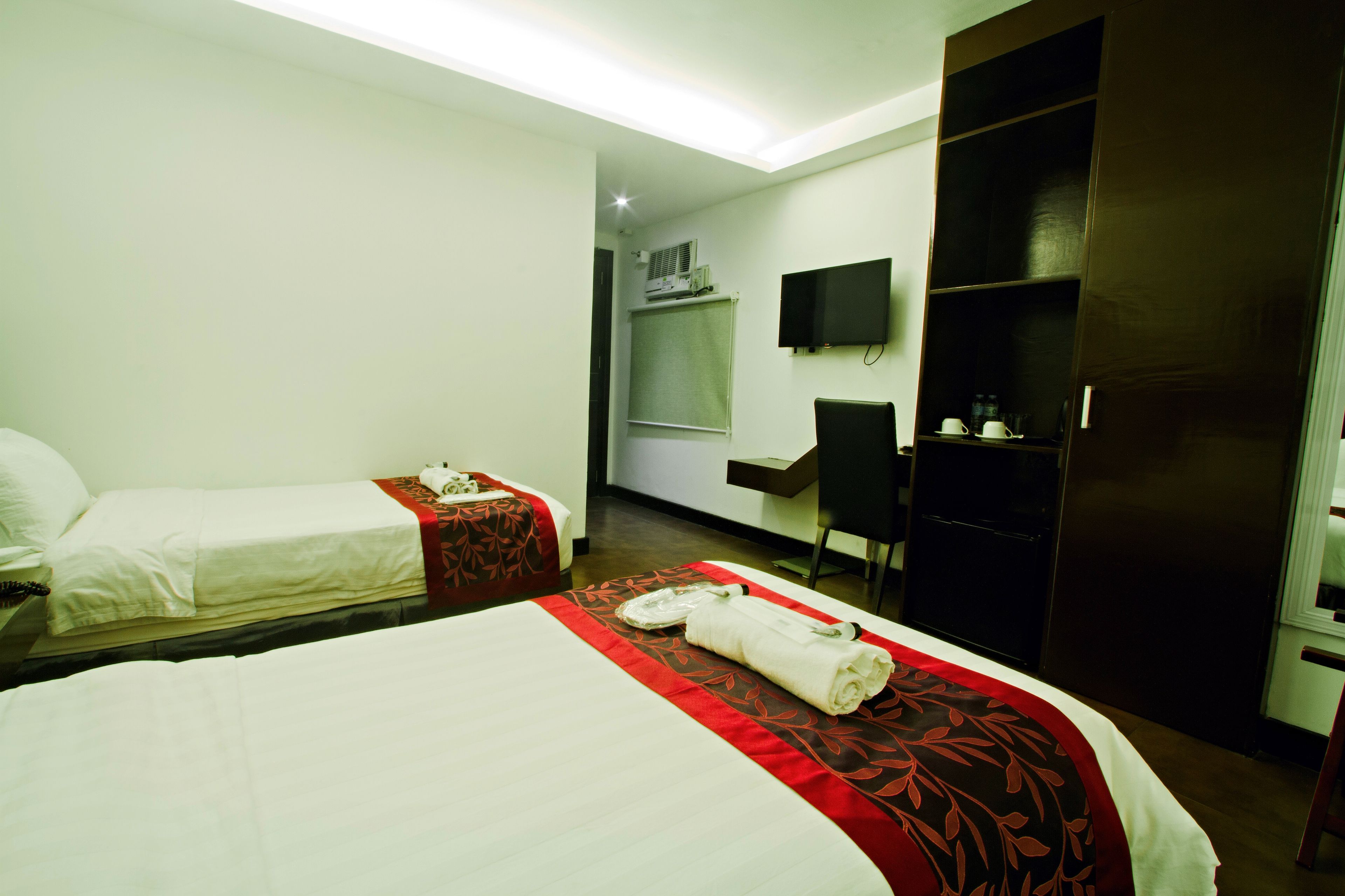 In-room safe, blackout curtains, free WiFi, bed sheets
