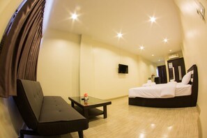 Standard Double Room, 1 King Bed | Minibar, desk, free WiFi - Me Dream Residence (Surat Thani)
