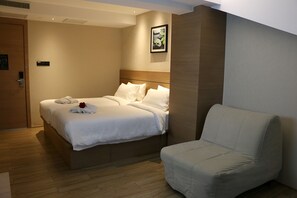 Premium bedding, minibar, in-room safe, blackout curtains - Bridal Tea House Hotel Yantai Laishan (Yantai)