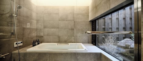 Kyoto Machiya Entire House | Bathroom | Separate tub and shower, free toiletries, hair dryer, slippers