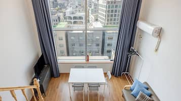 Kamar Keluarga, Bebas Asap Rokok (XXXX) | Tirai kedap cahaya, Wi-Fi gratis, dan seprai linen