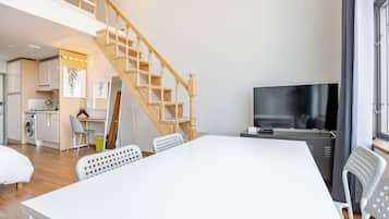 Family Room, Non Smoking (XXXX) | In-room dining