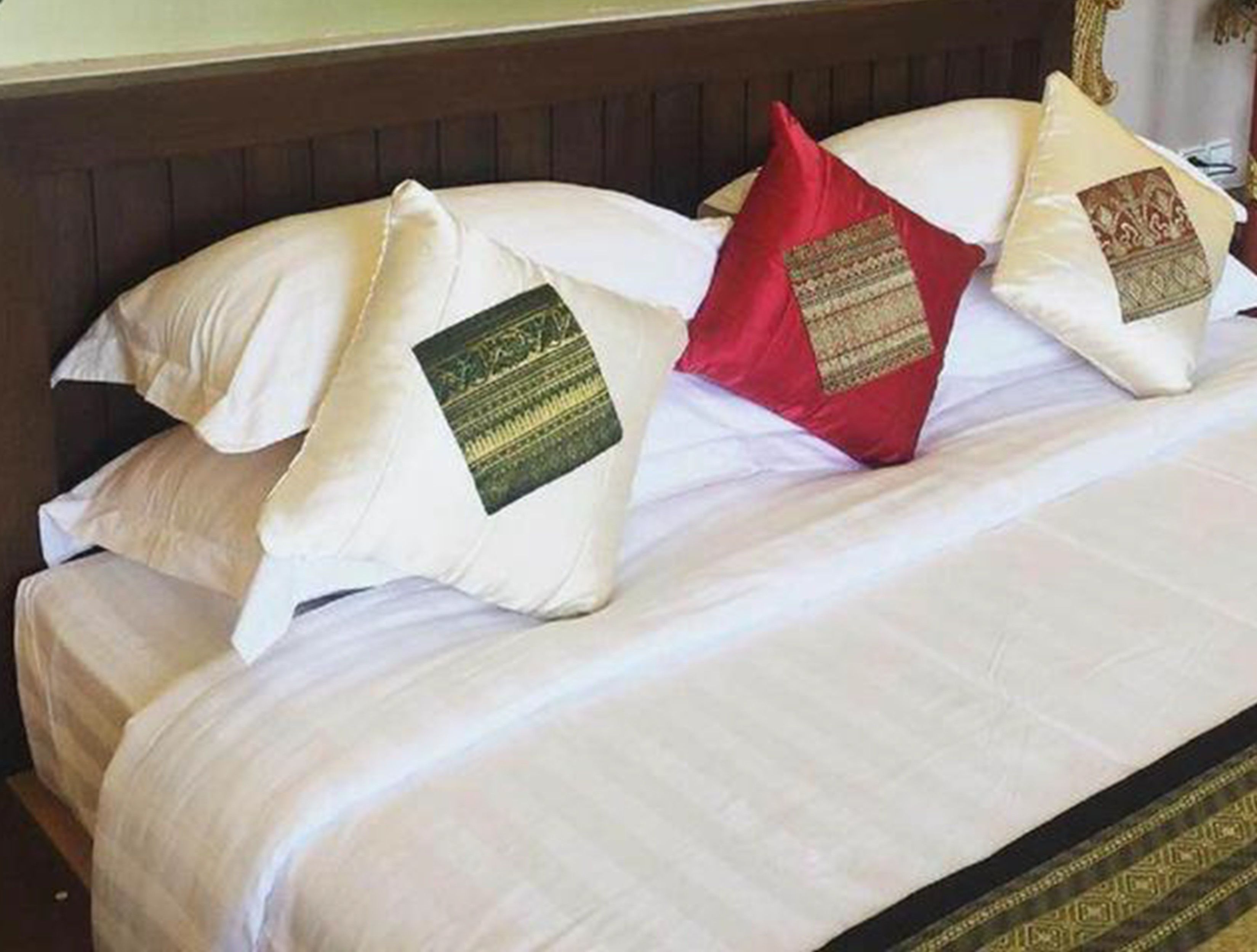 minibar, in-room safe, desk, iron/ironing board