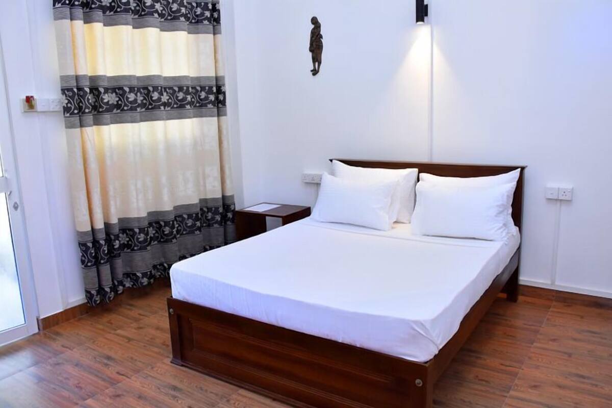 Deluxe Double Room, 1 Bedroom, Poolside | Living room
