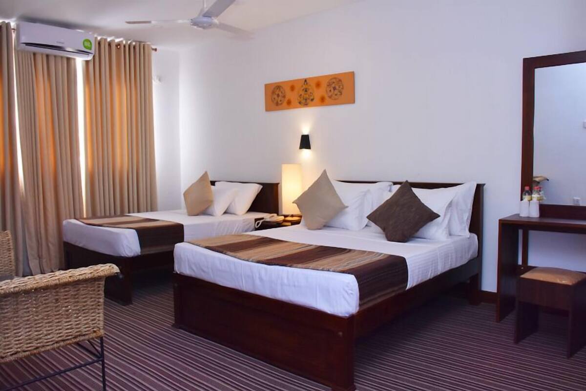 Triple Room | Living room