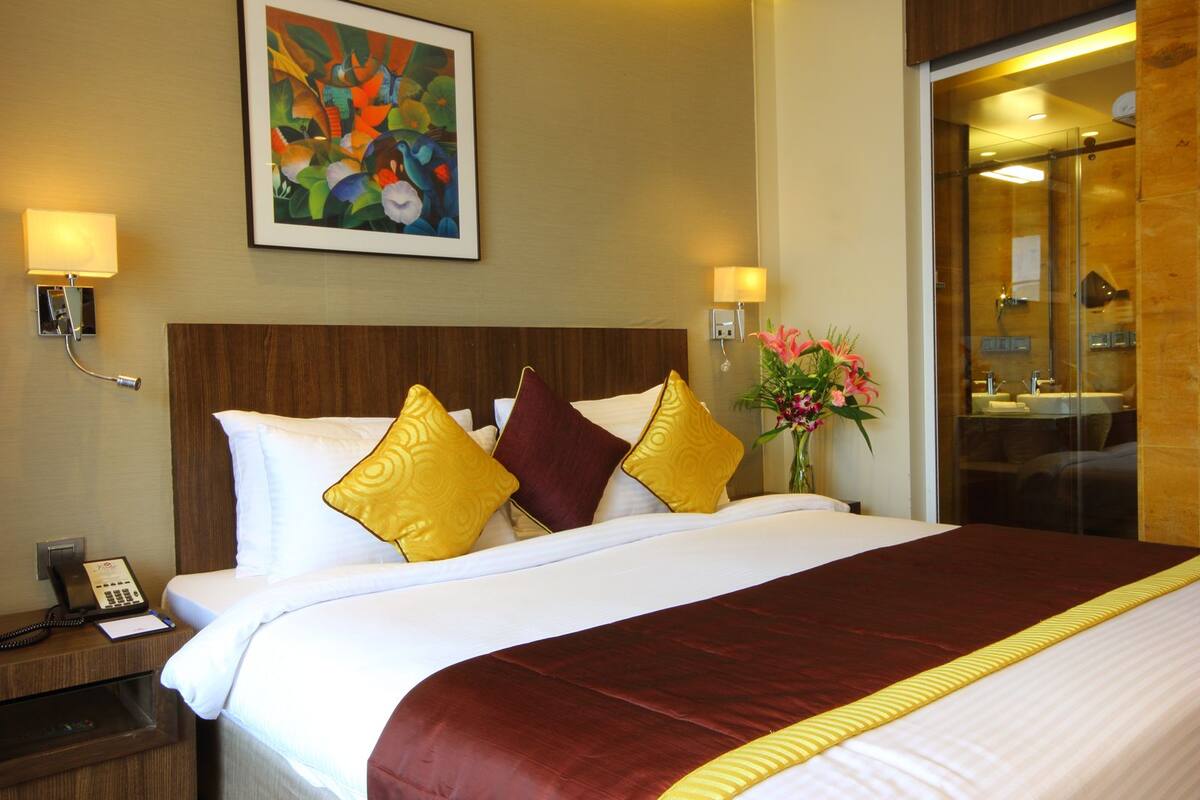 Minibar, in-room safe, desk, blackout curtains