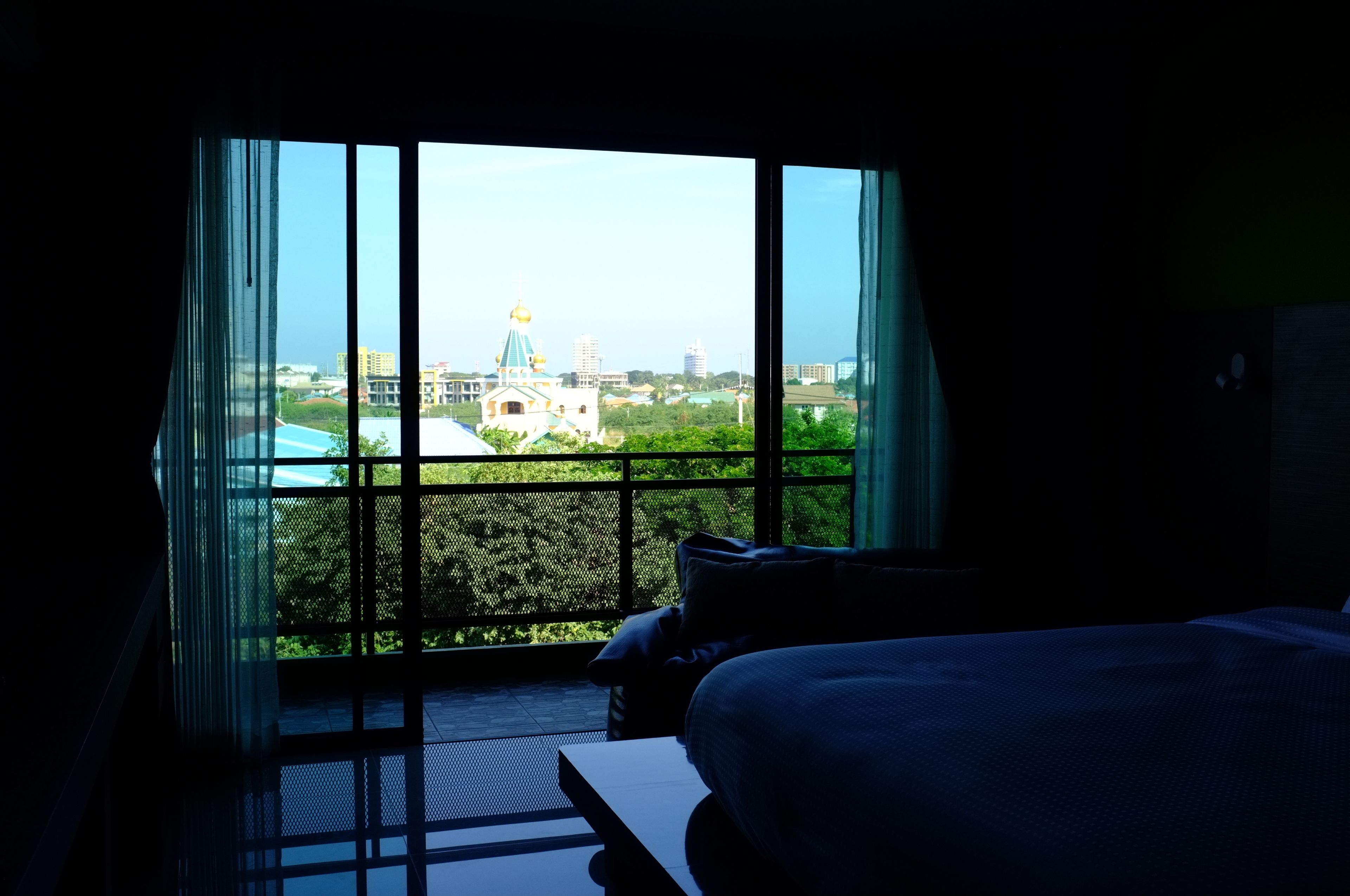 Pool View High | 高級寢具、迷你吧、獨特裝修、書桌