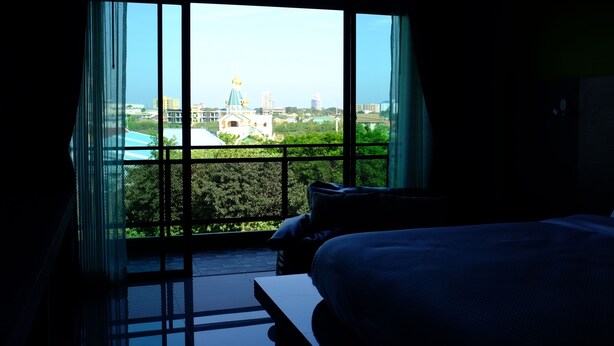Pool View High | 고급 침구, 미니바, 책상, 무료 WiFi